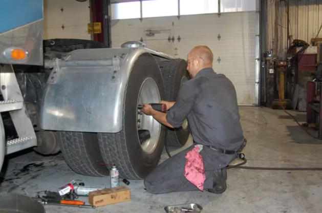 an image of Sioux Falls truck repair service